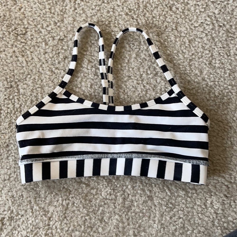 Lululemon’s flow Y bra